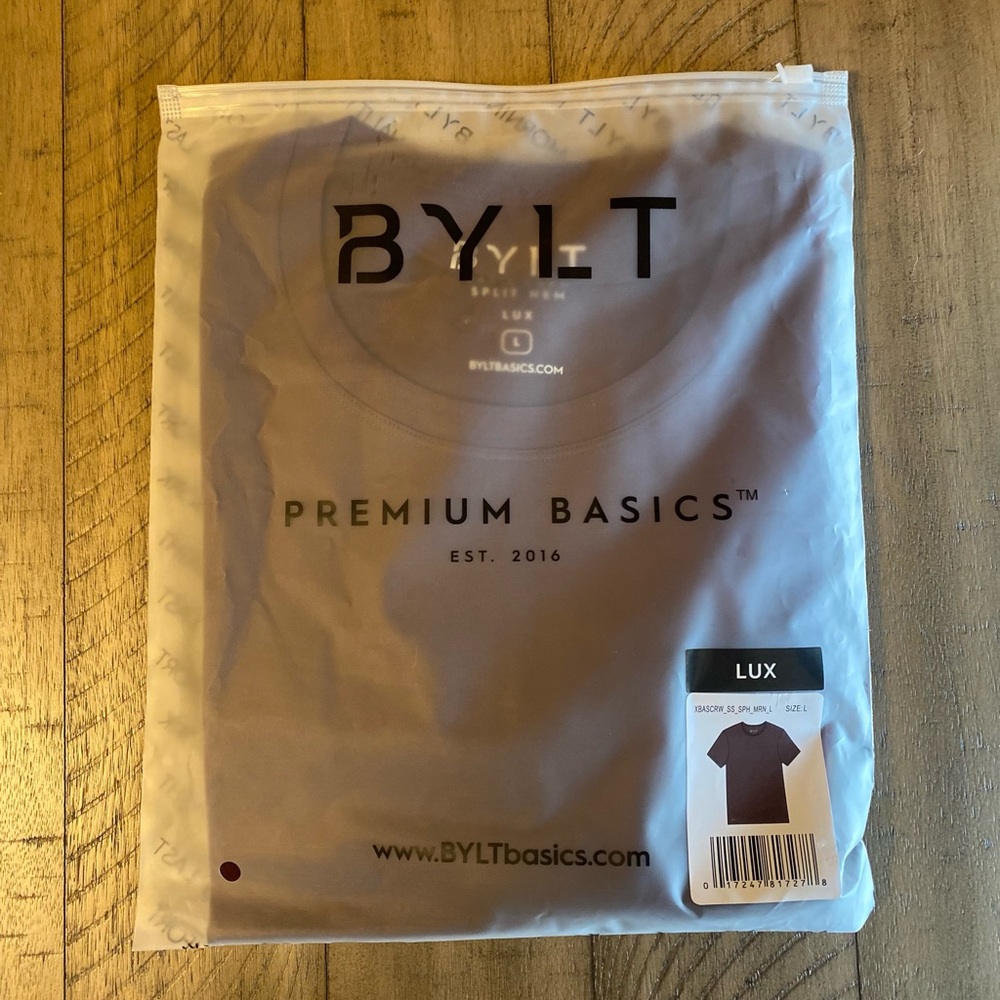 BYLT LUX BASIC CREW SPLIT HEM TEE SIZE LARGE